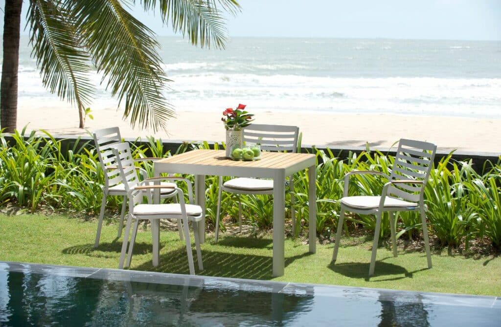 Nova Design & Build - Set masa dining - Portals Light - 4 locuri