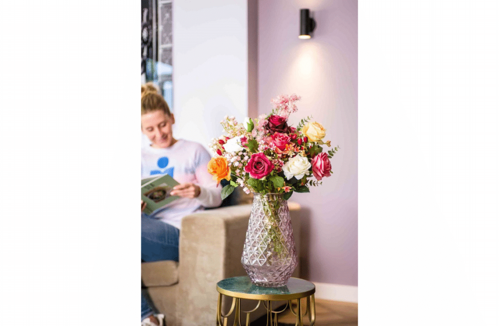Nova Design & Build - Plante Artificiale - Buchet artificial Flame Roses - Setting